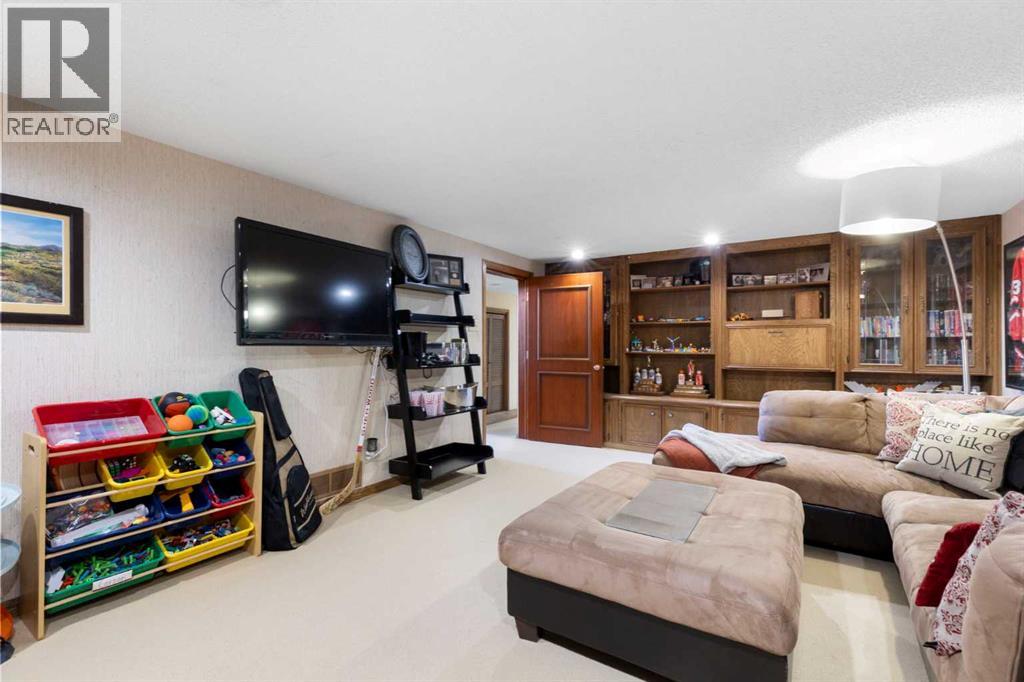 2320 58 Avenue SW - Image 32
