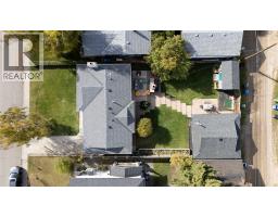 2320 58 Avenue SW - photo 2