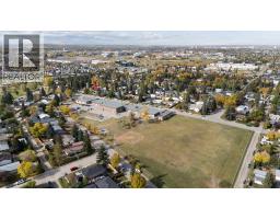 2320 58 Avenue SW - photo 4