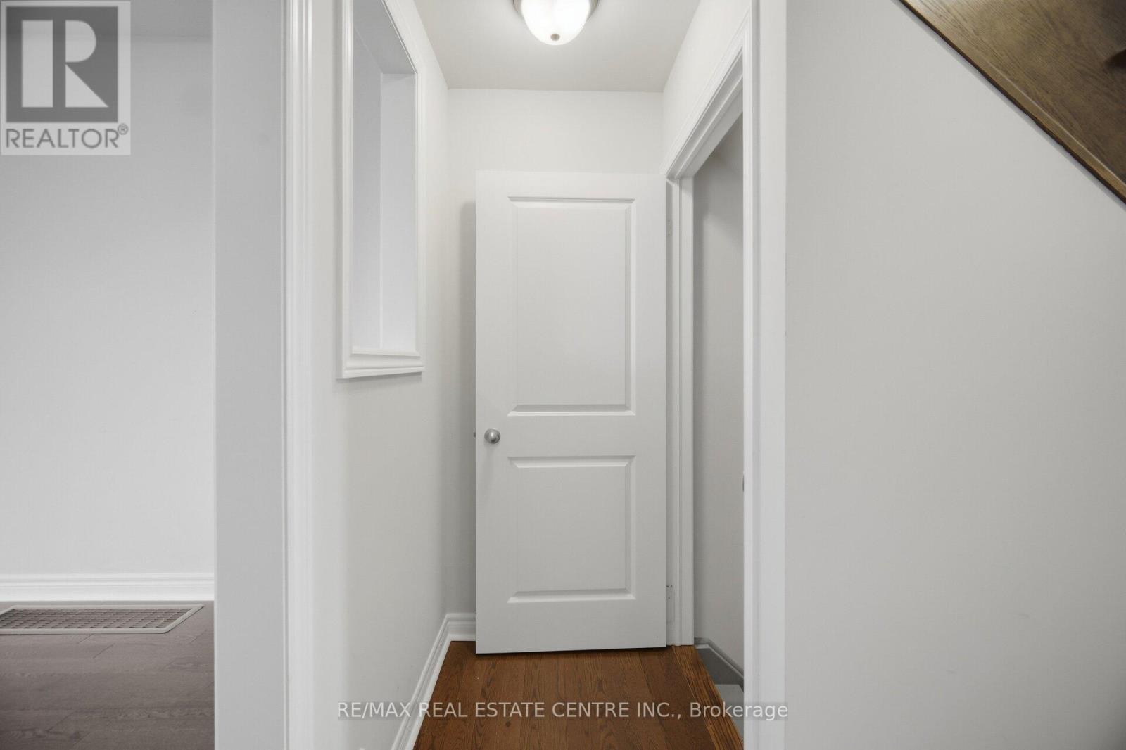 57 Benhurst Crescent — photo 29