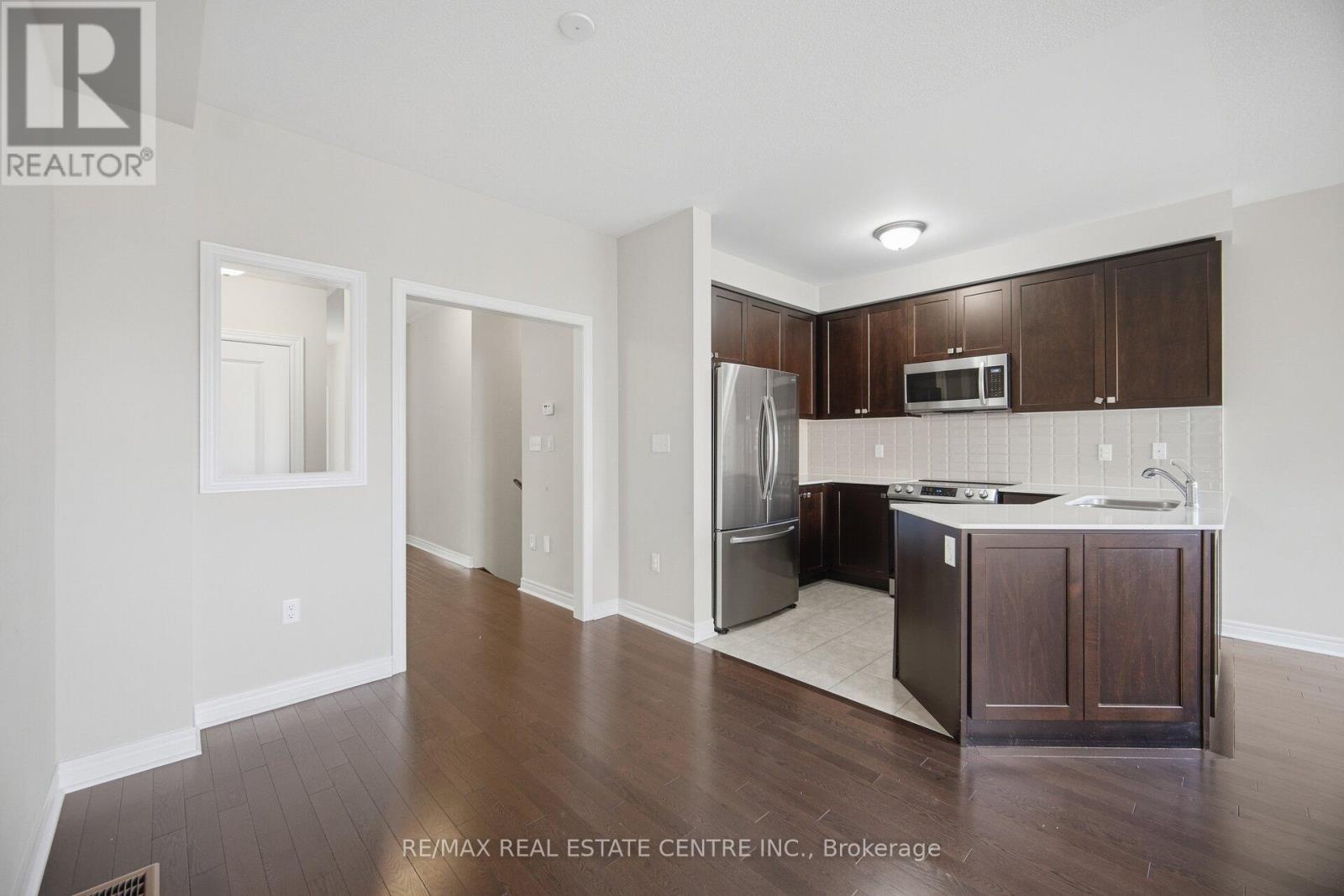 57 Benhurst Crescent — photo 7
