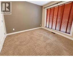 Family room - 497 Edinburgh Road W, Lethbridge, AB T1J5A8 Photo 13