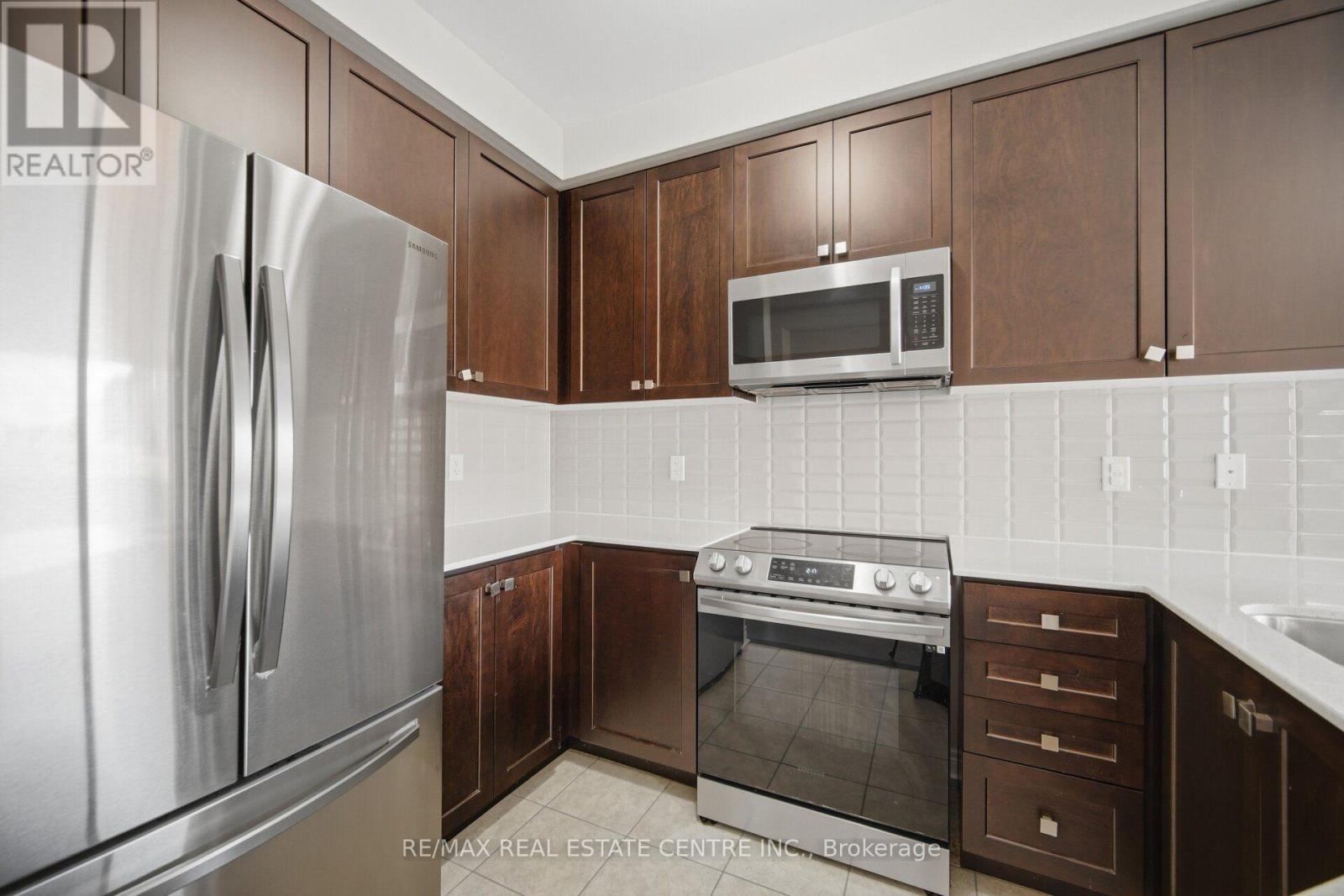 57 Benhurst Crescent — photo 12