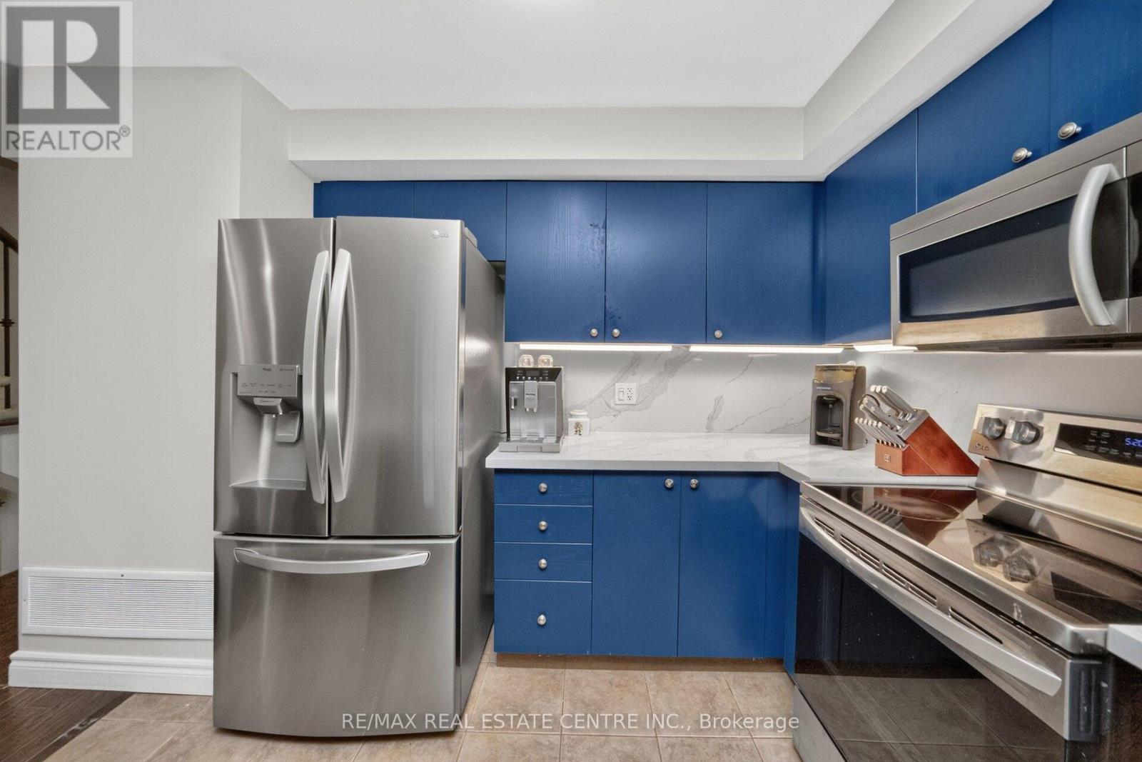 3335 Thomas Street East — photo 13
