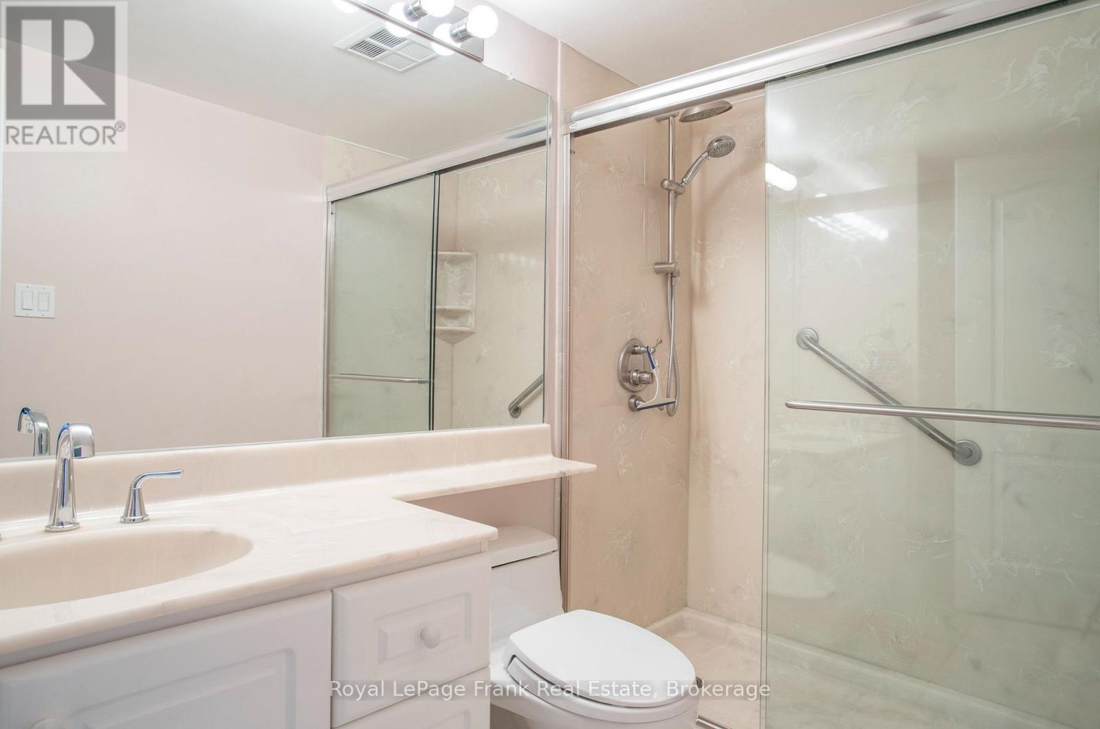 213- 712 Rossland Road East, Whitby, ON photo 20