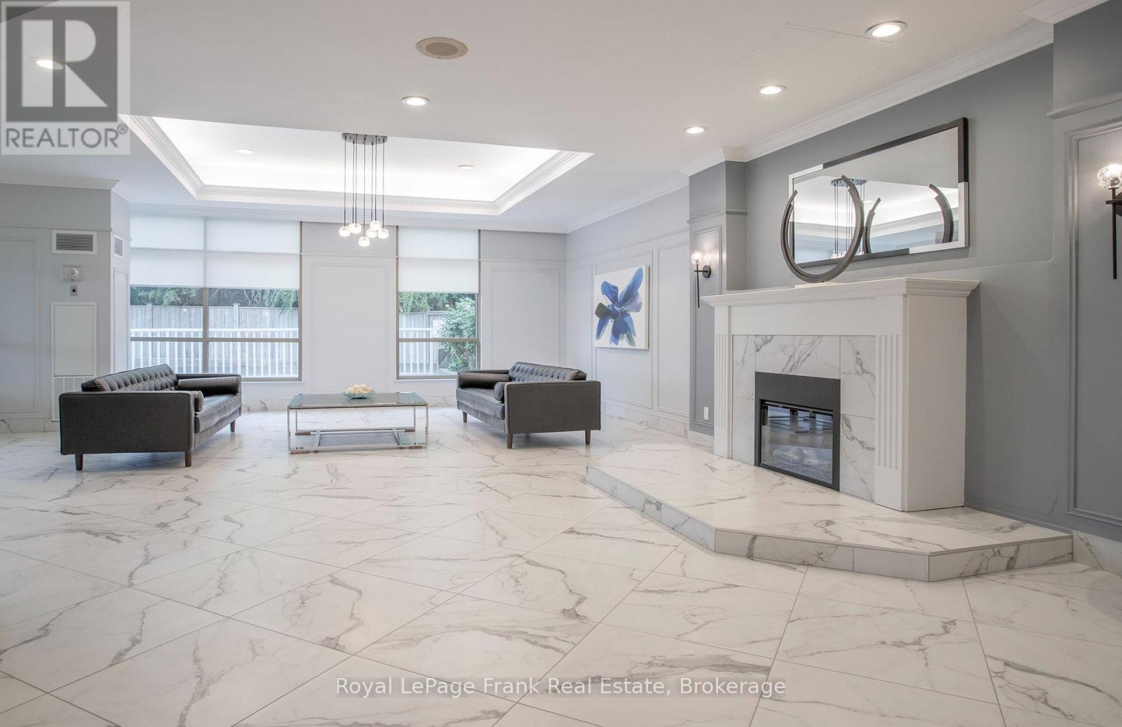 #213 712 ROSSLAND ROAD E - 4