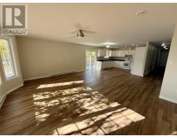 71 Adams Loop thumbnail 14