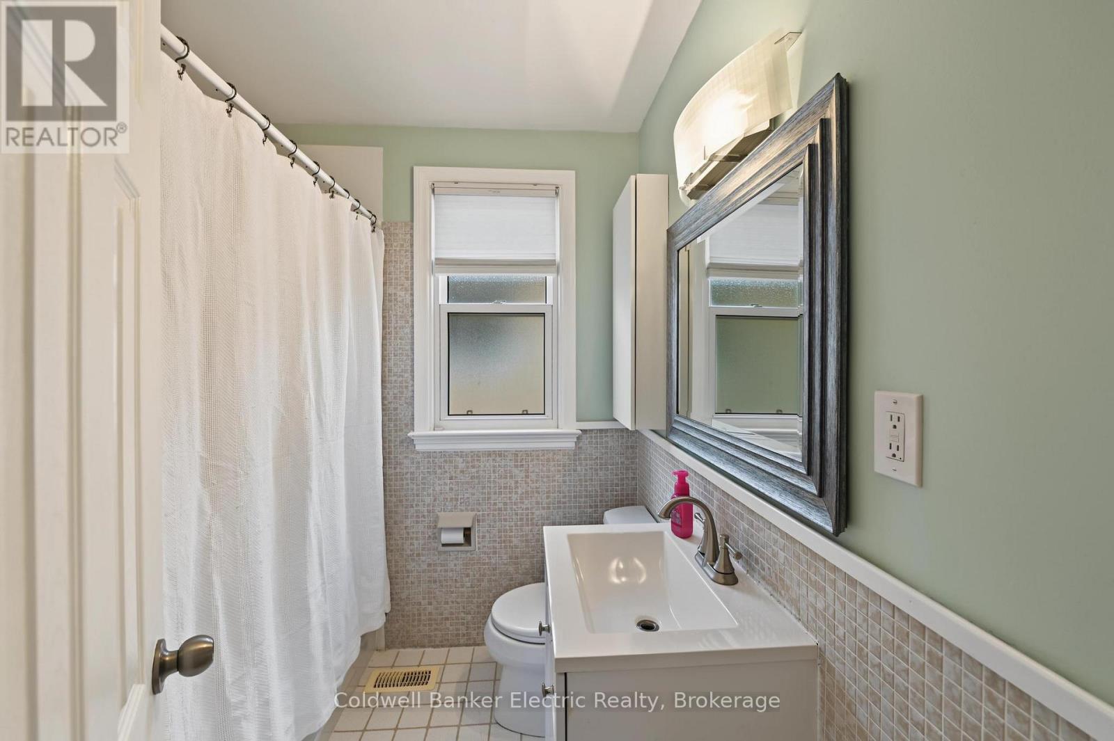 440 Howden Street — photo 14