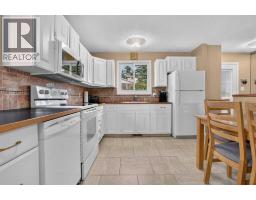 3pc Bathroom - 172 Queensland Road Se, Calgary, AB T2J3S2 Photo 9