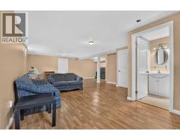 172 Queensland Road Se, Calgary, AB T2J3S2 Photo 40