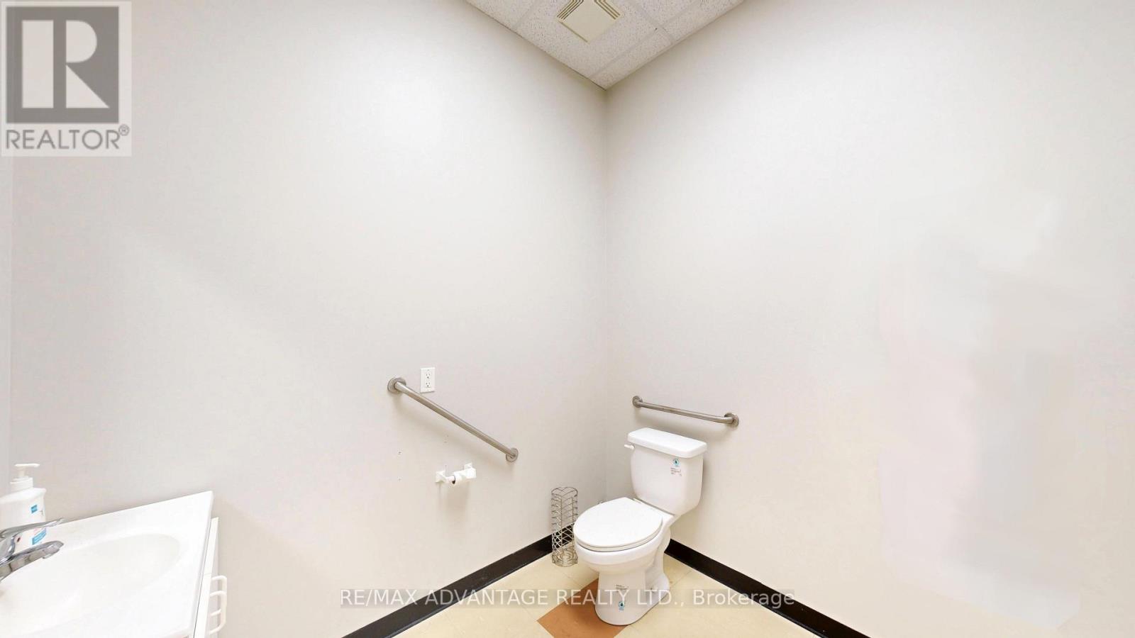 2135 Dorchester Road — photo 18