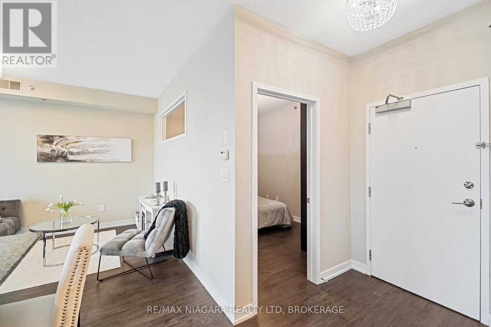 #411 520 NORTH SERVICE ROAD - Image 26