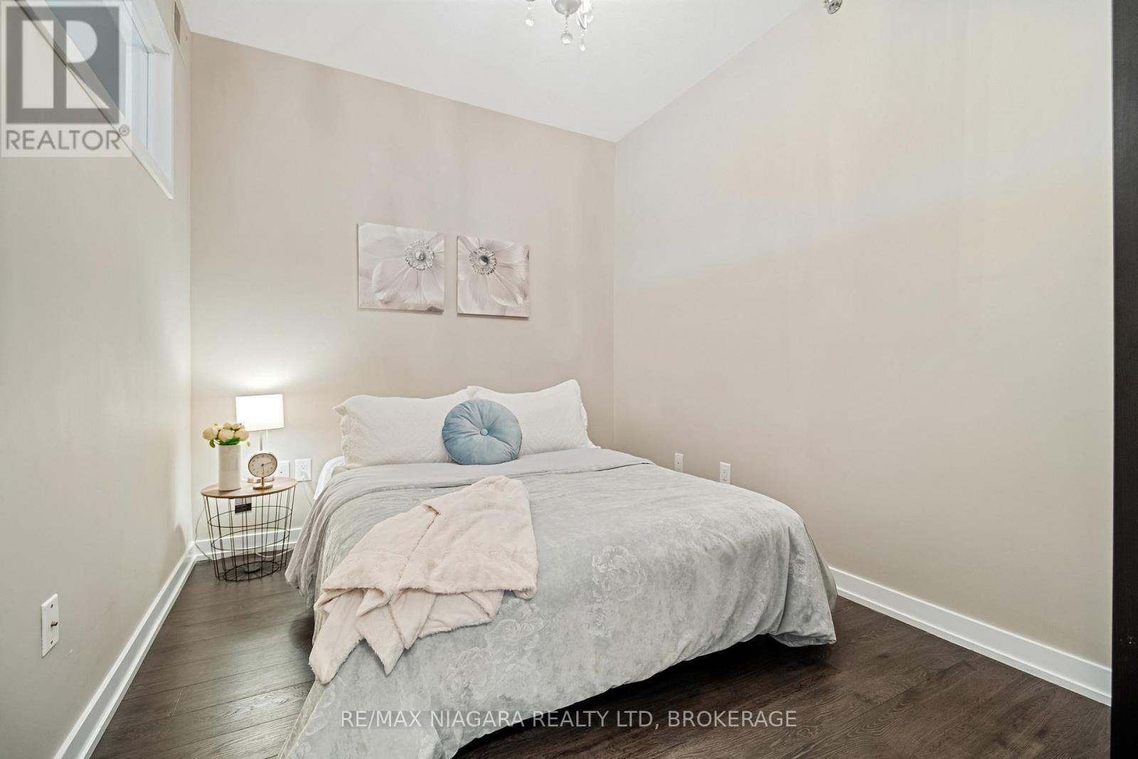 #411 520 NORTH SERVICE ROAD - Image 27