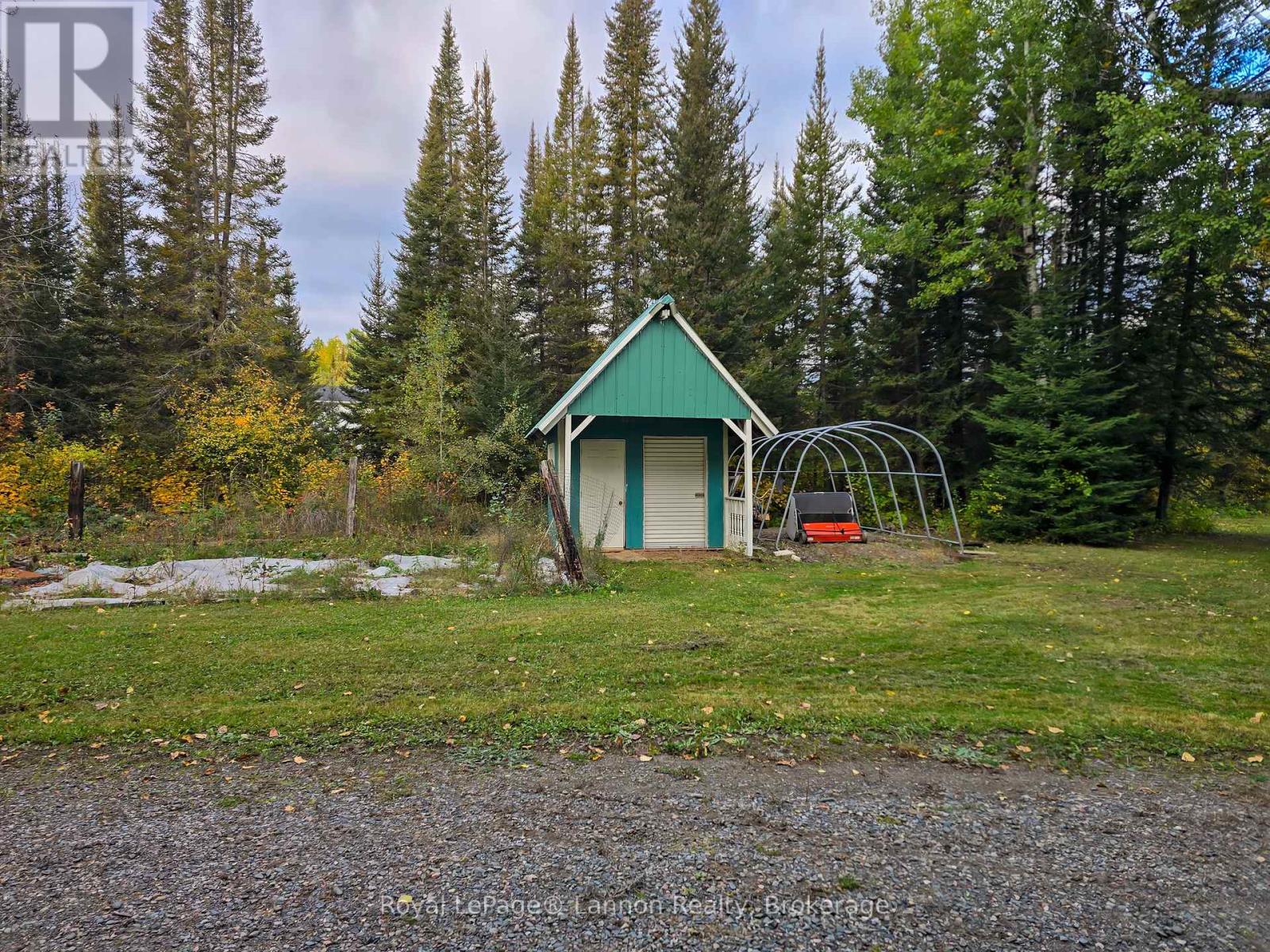 2165 GREGOR ROAD - 47