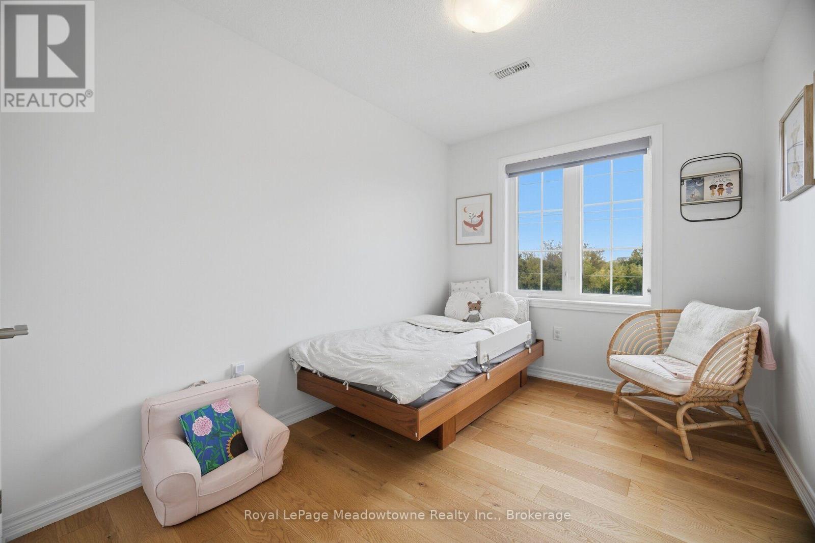 #55 445 ONTARIO STREET S - Image 31