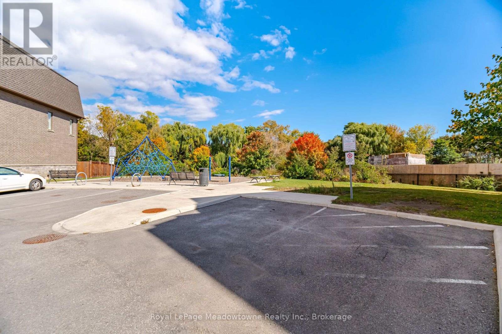 #55 445 ONTARIO STREET S - Image 41