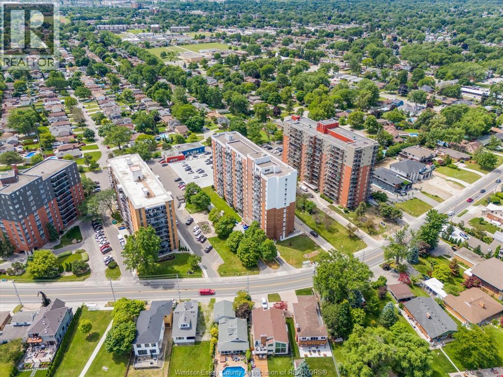 #702 8591 Riverside DRIVE East - 33