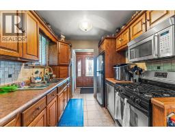 Kitchen - 1290 County Road 22, Lakeshore, ON N0R1A0 Photo 11