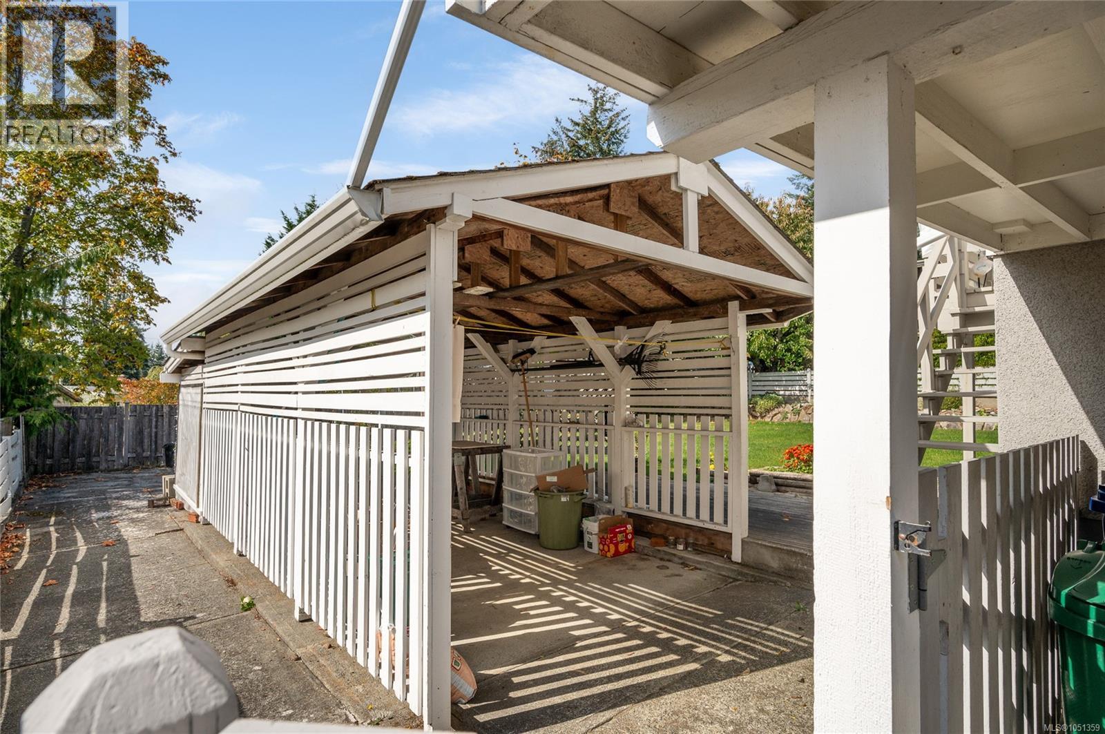 2061 Forest Dr - 34