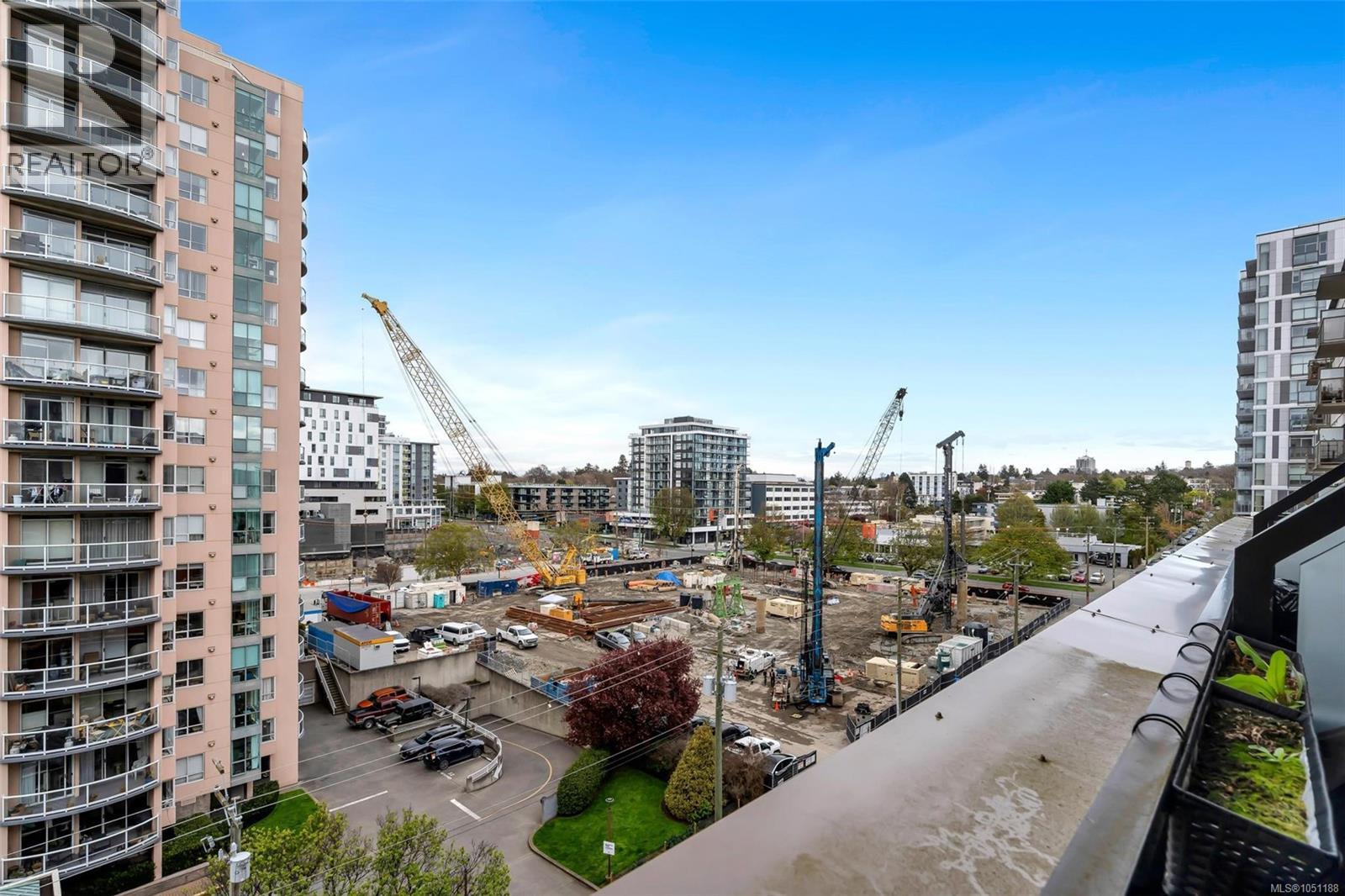 #707 1029 View St - 17