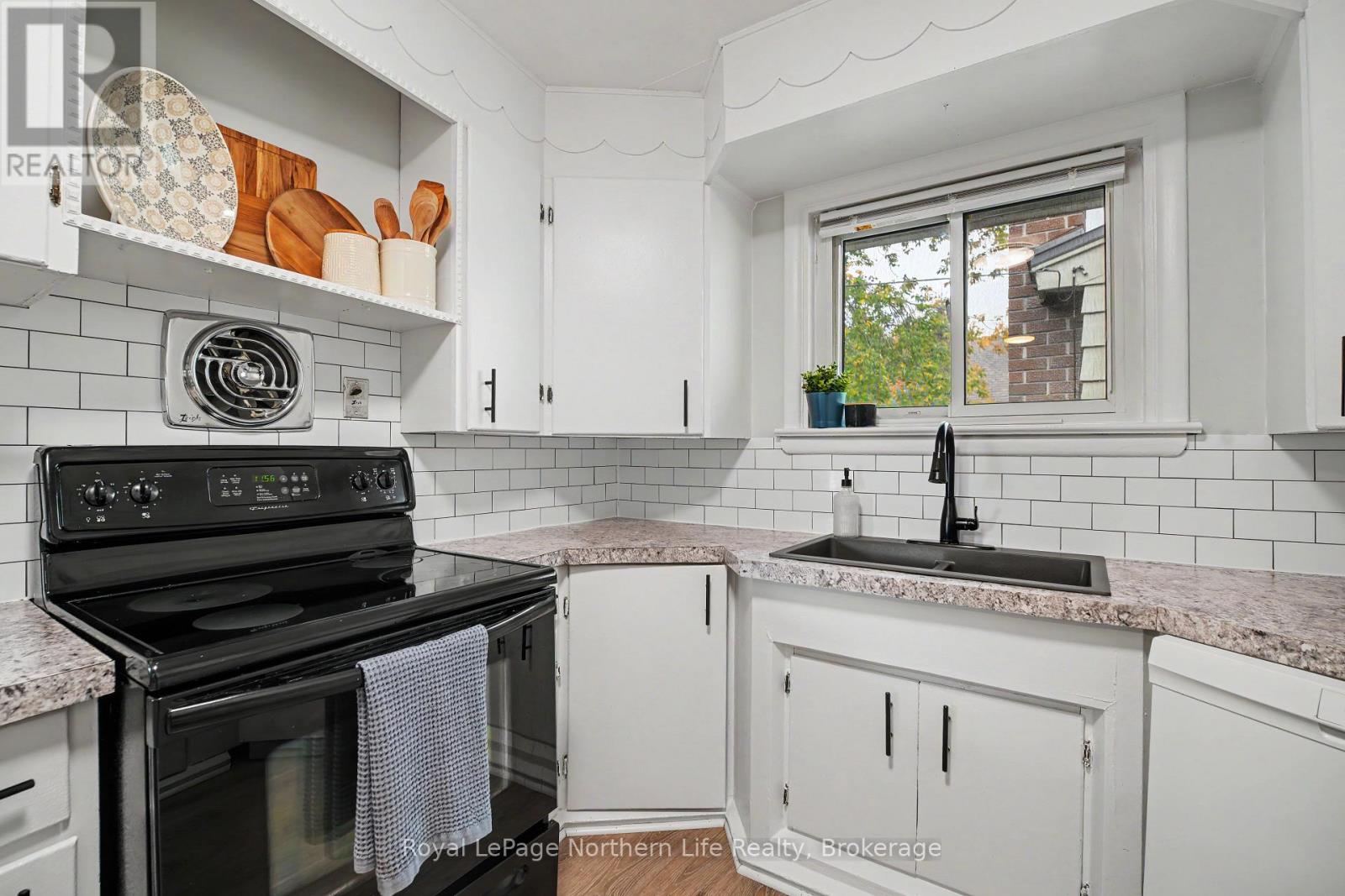 835 LORNE AVENUE - Image 12