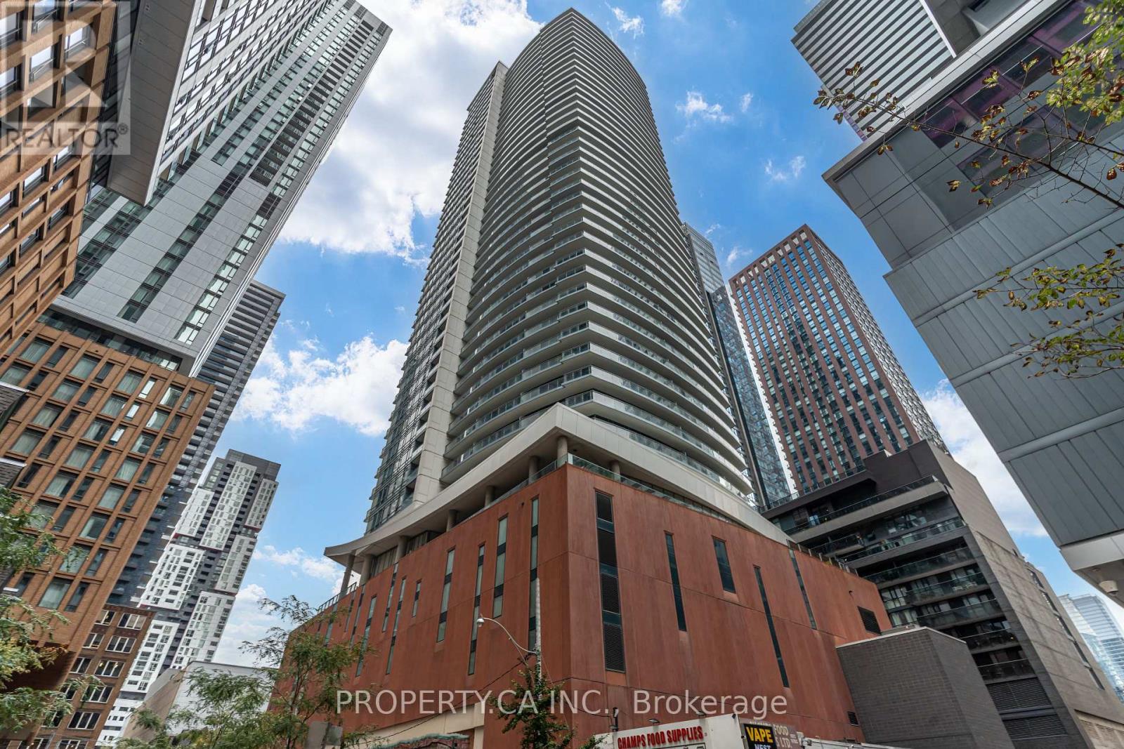 21 Widmer Street — photo 28