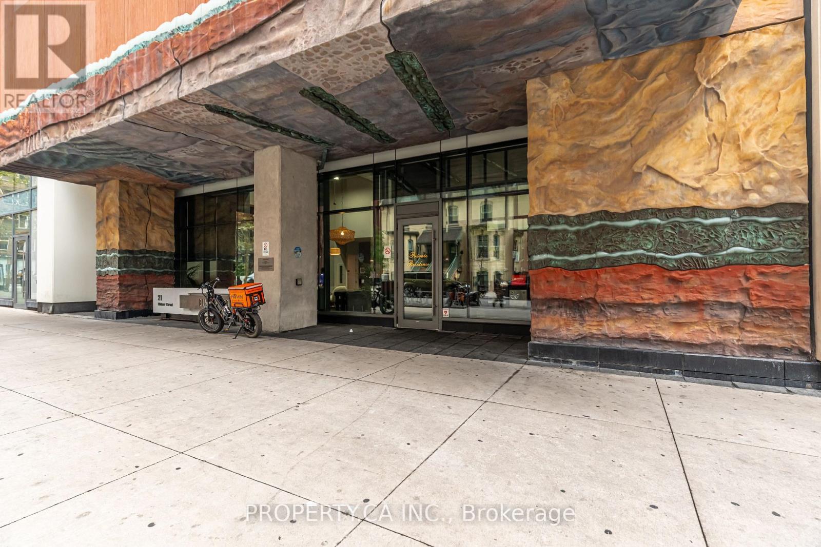 21 Widmer Street — photo 33