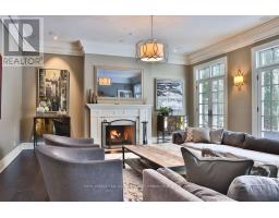 Living room - 20 Cluny Drive, Toronto, ON M4W2P7 Photo 8