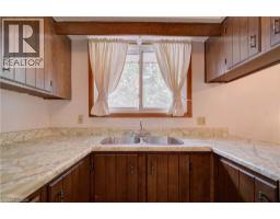 Kitchen - 465 Herkimer Street, Hamilton, ON L8P2J4 Photo 12
