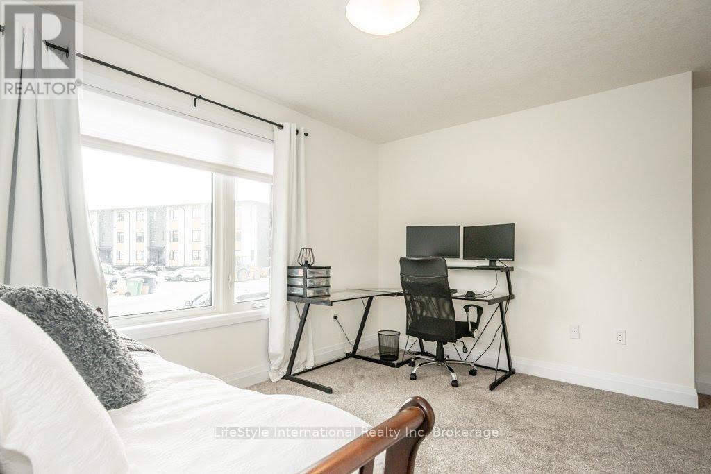 32 DUGGAN LANE - 31