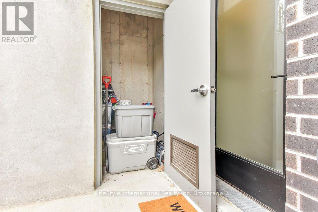 32 DUGGAN LANE - 39