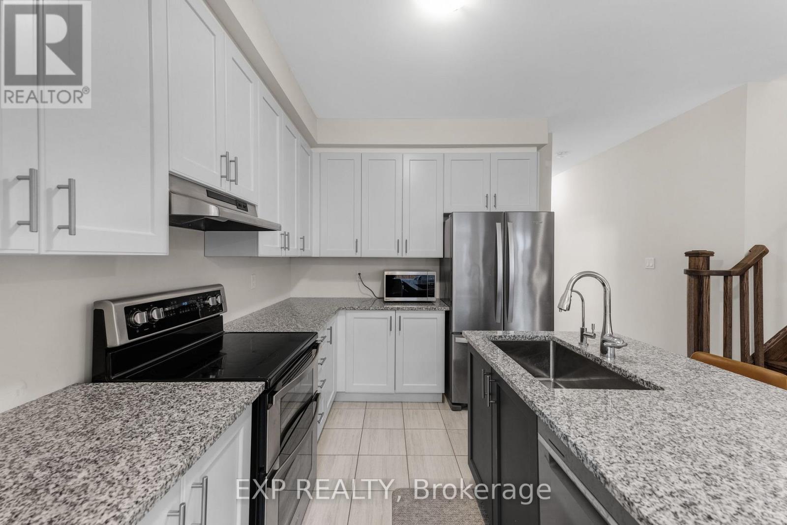18 Hough Lane, Ajax, ON photo 12