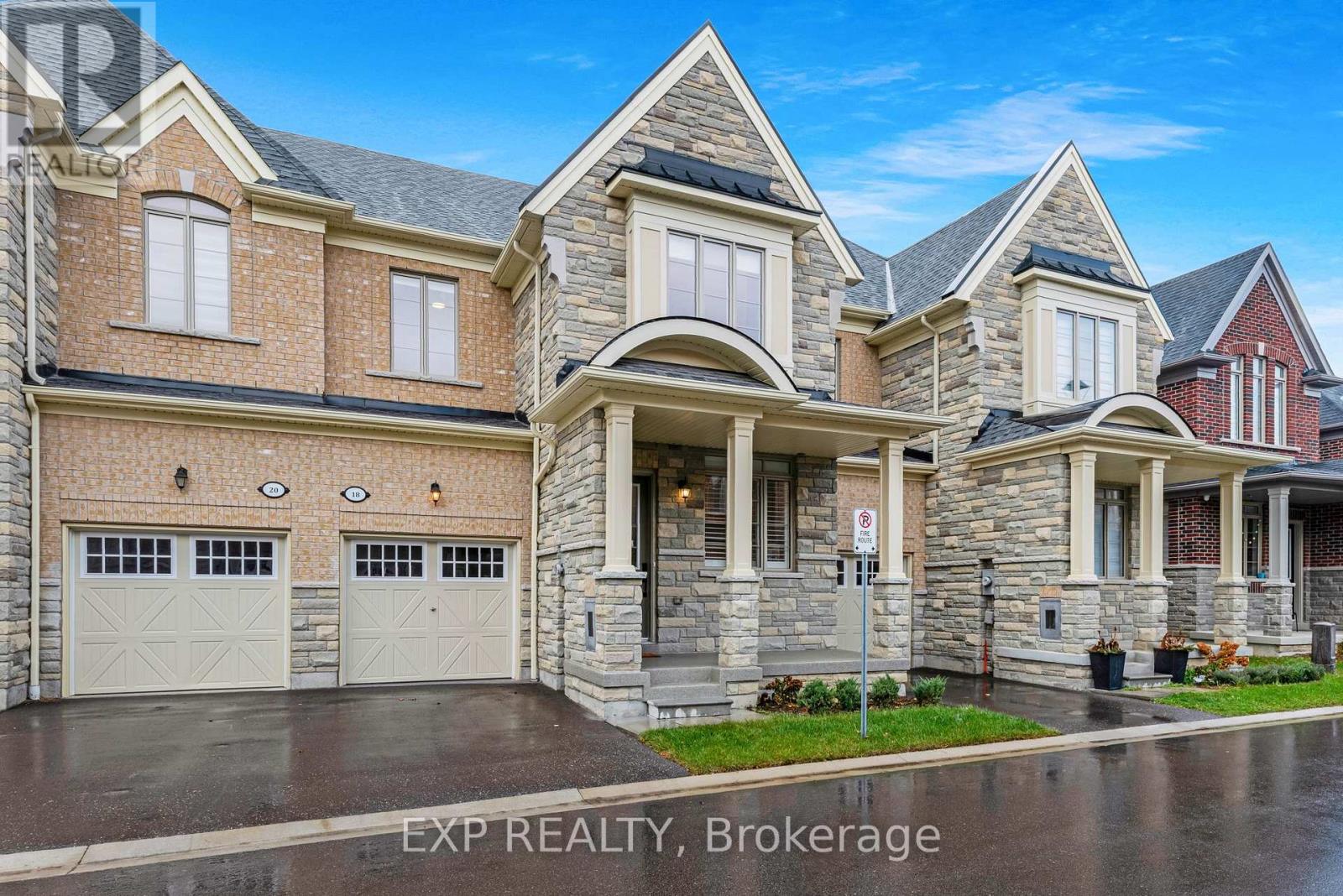 18 Hough Lane, Ajax, ON photo 2