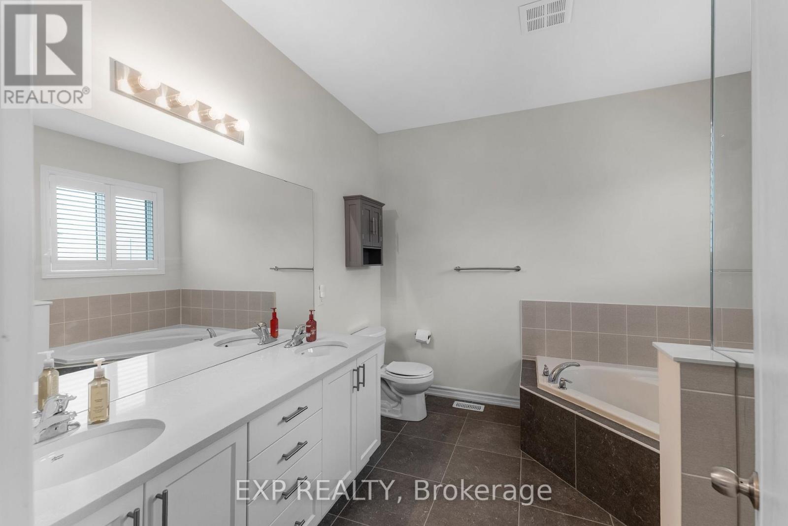 18 Hough Lane, Ajax, ON photo 25