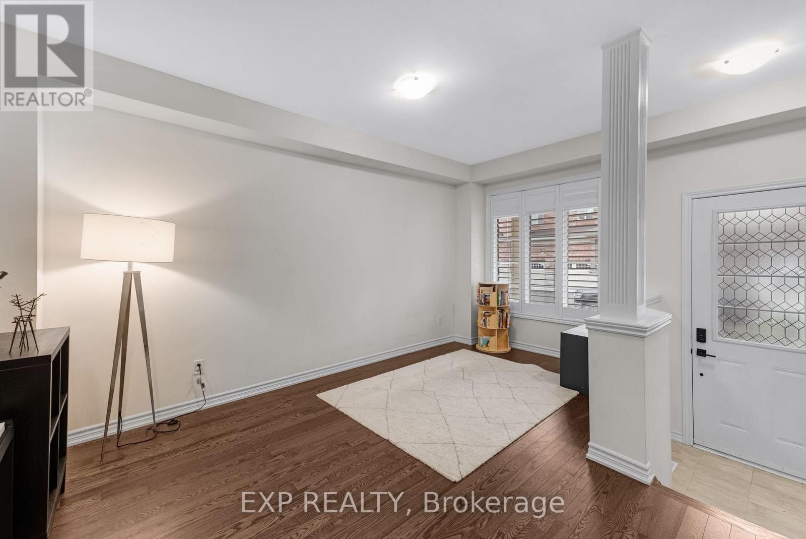 18 Hough Lane, Ajax, ON photo 7