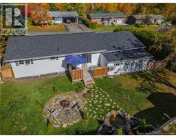 Living room - 615 5th Avenue, Grand Sault/grand Falls, NB E3Z1A1 Photo 6