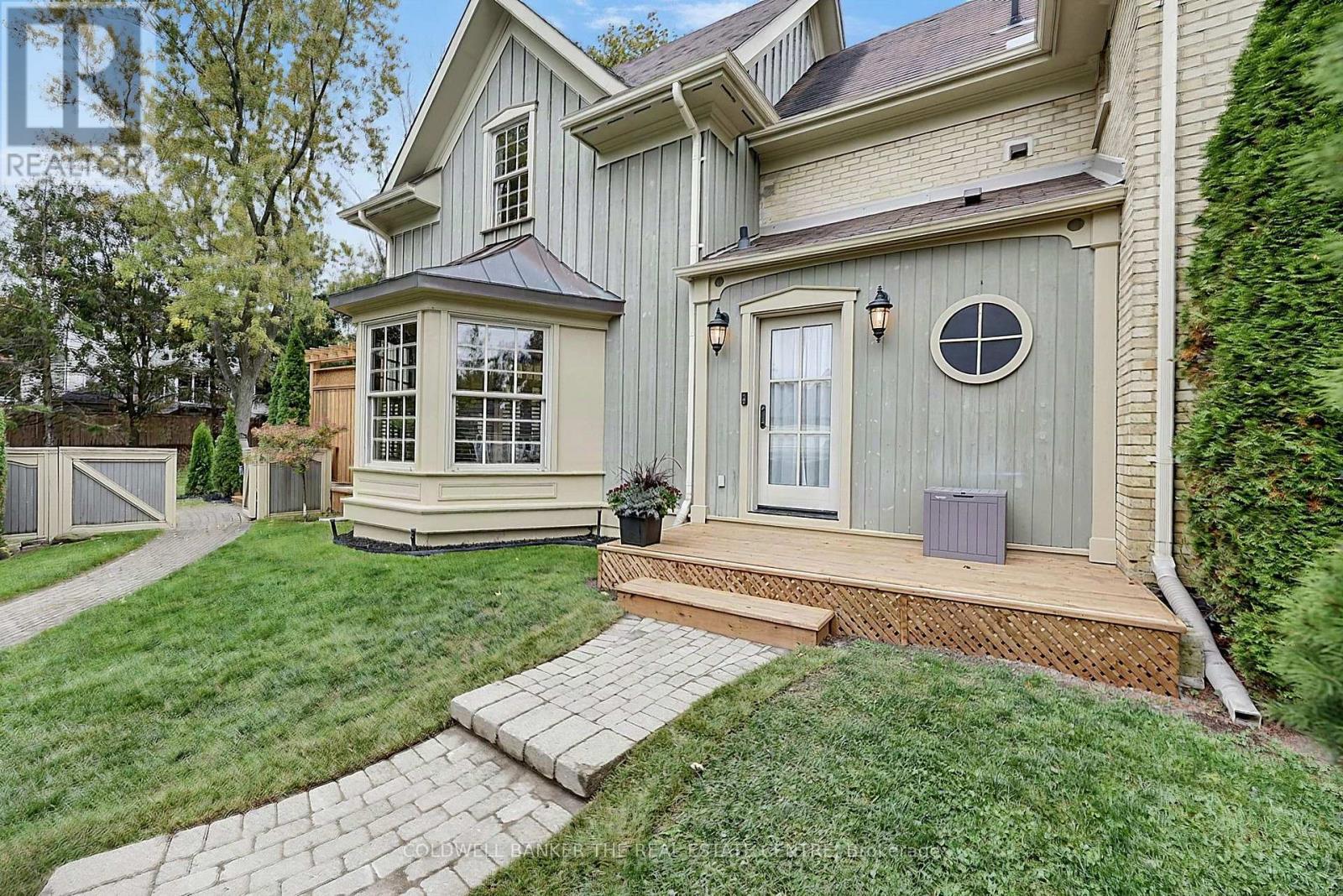 296 Eagle Street, Newmarket, ON photo 5