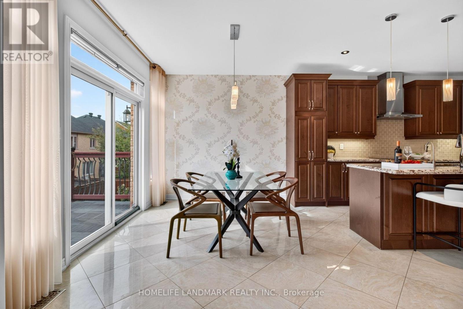 75 Estrella Crescent, Richmond Hill, ON photo 8