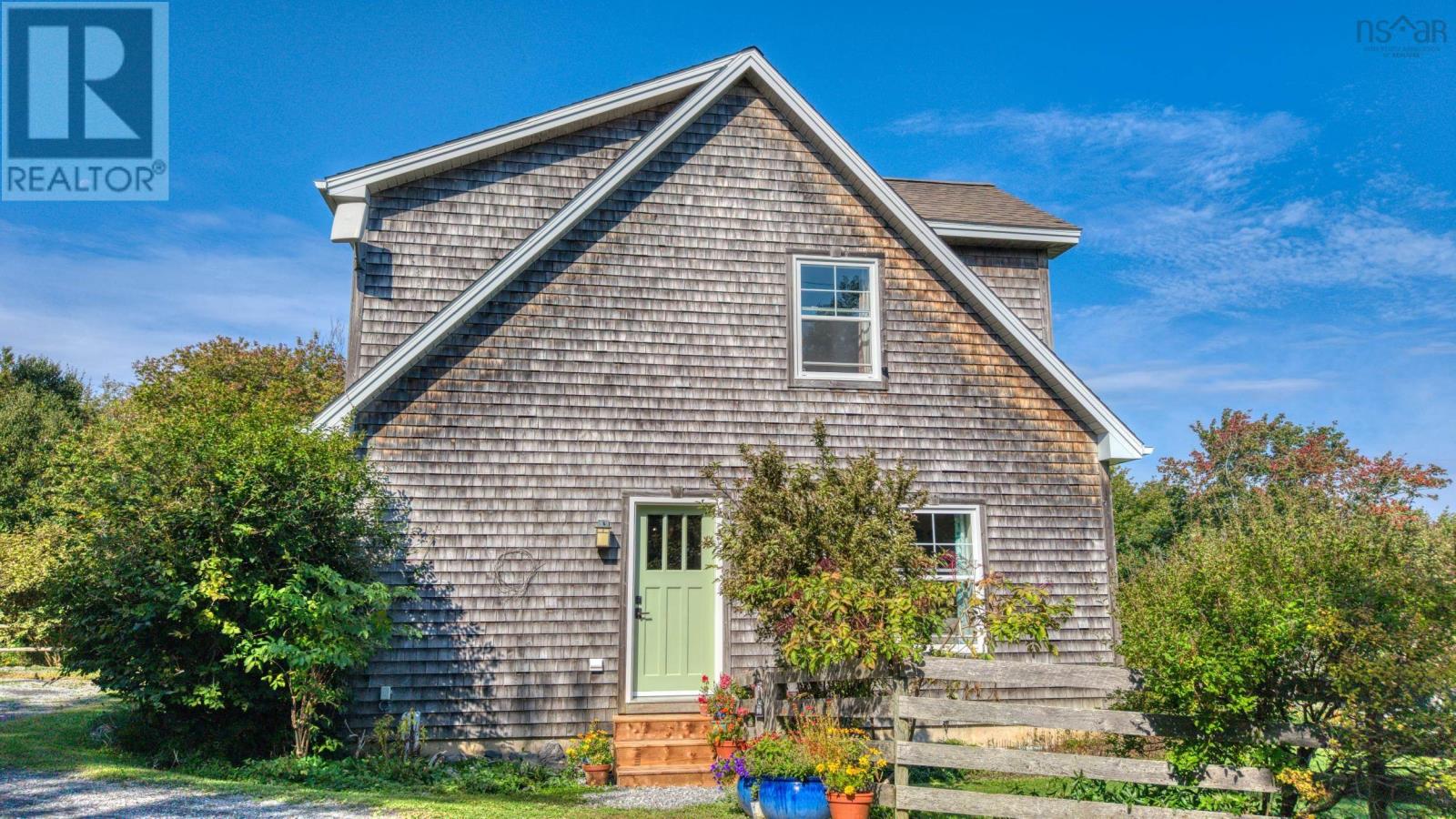 564 Kingsburg Road - 6