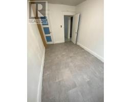 Main Floor - 46 Rockcliffe Boulevard, Toronto, ON M6N4R5 Photo 6