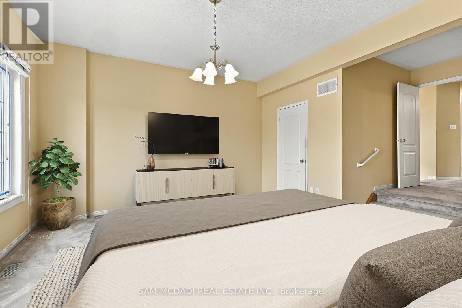 5263 RUSSELL VIEW ROAD - 25