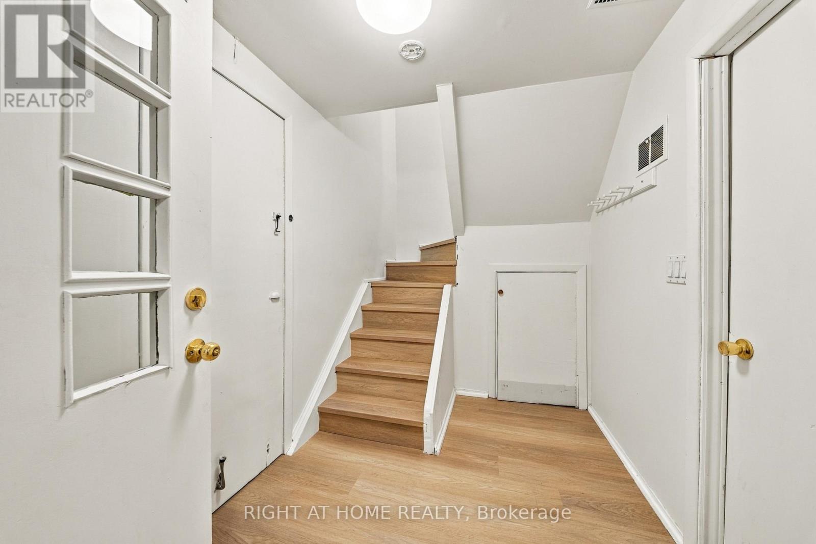 22 KATHERINE ROAD - 25