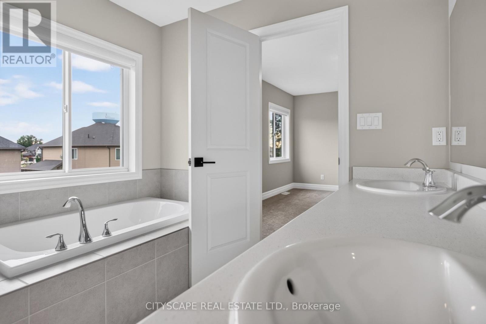 68 Davidson Drive West, Stratford, ON photo 23
