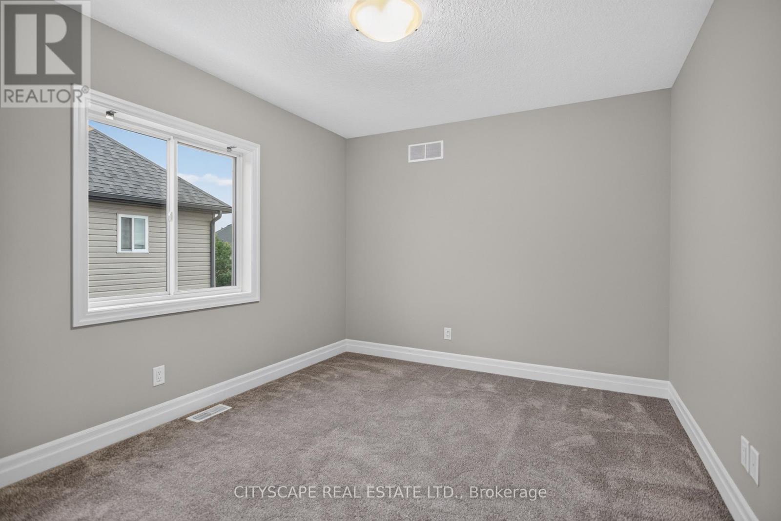 68 DAVIDSON DRIVE W - 25