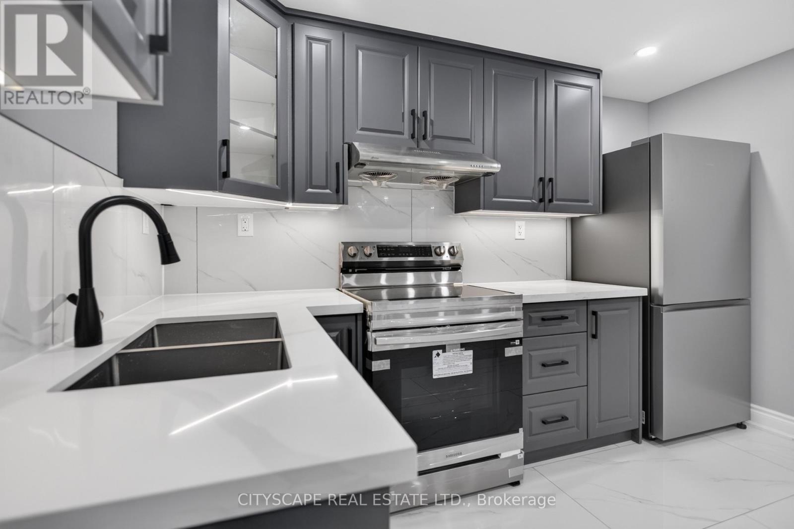 68 DAVIDSON DRIVE W - 36