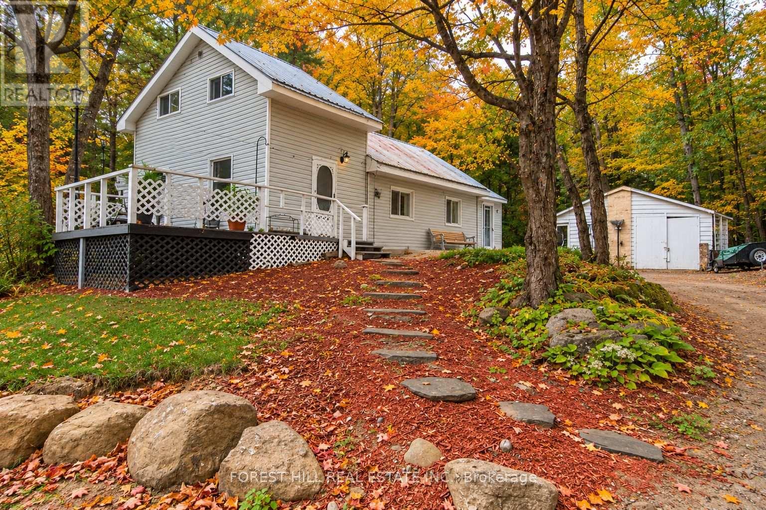 240 Britannia Road, Huntsville, ON photo 1