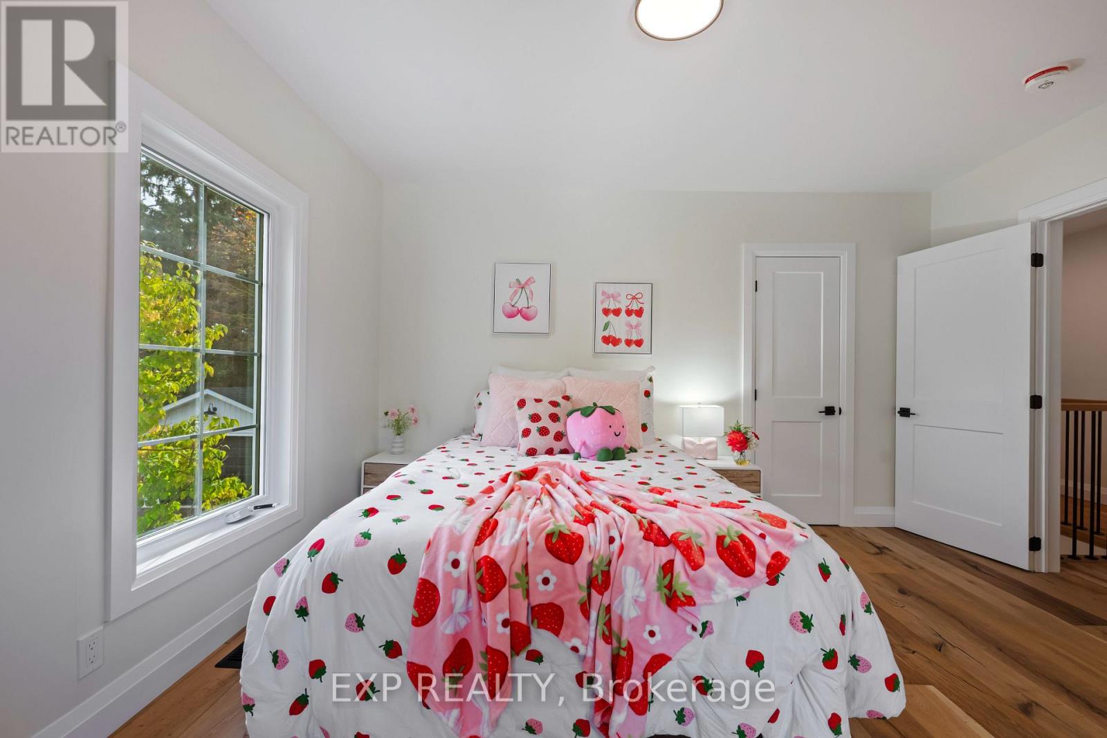 349 SMITH STREET - 34