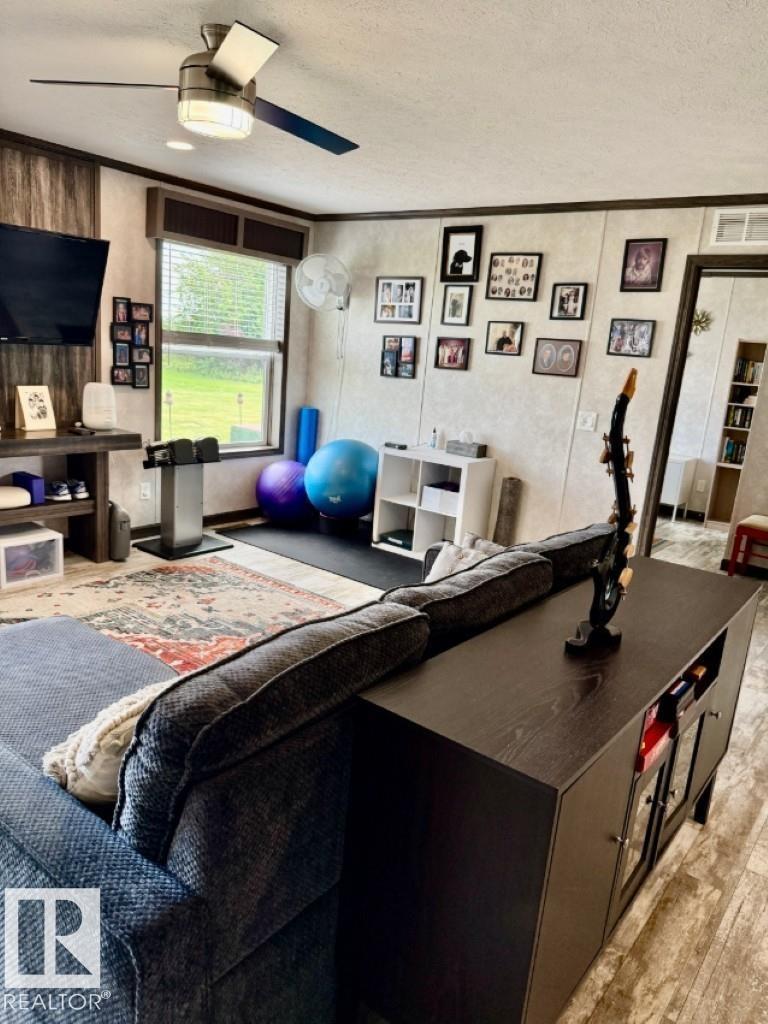 890 PELICAN RD - 34
