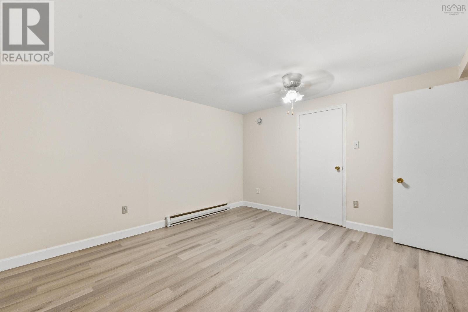 48 Regal Road - 30