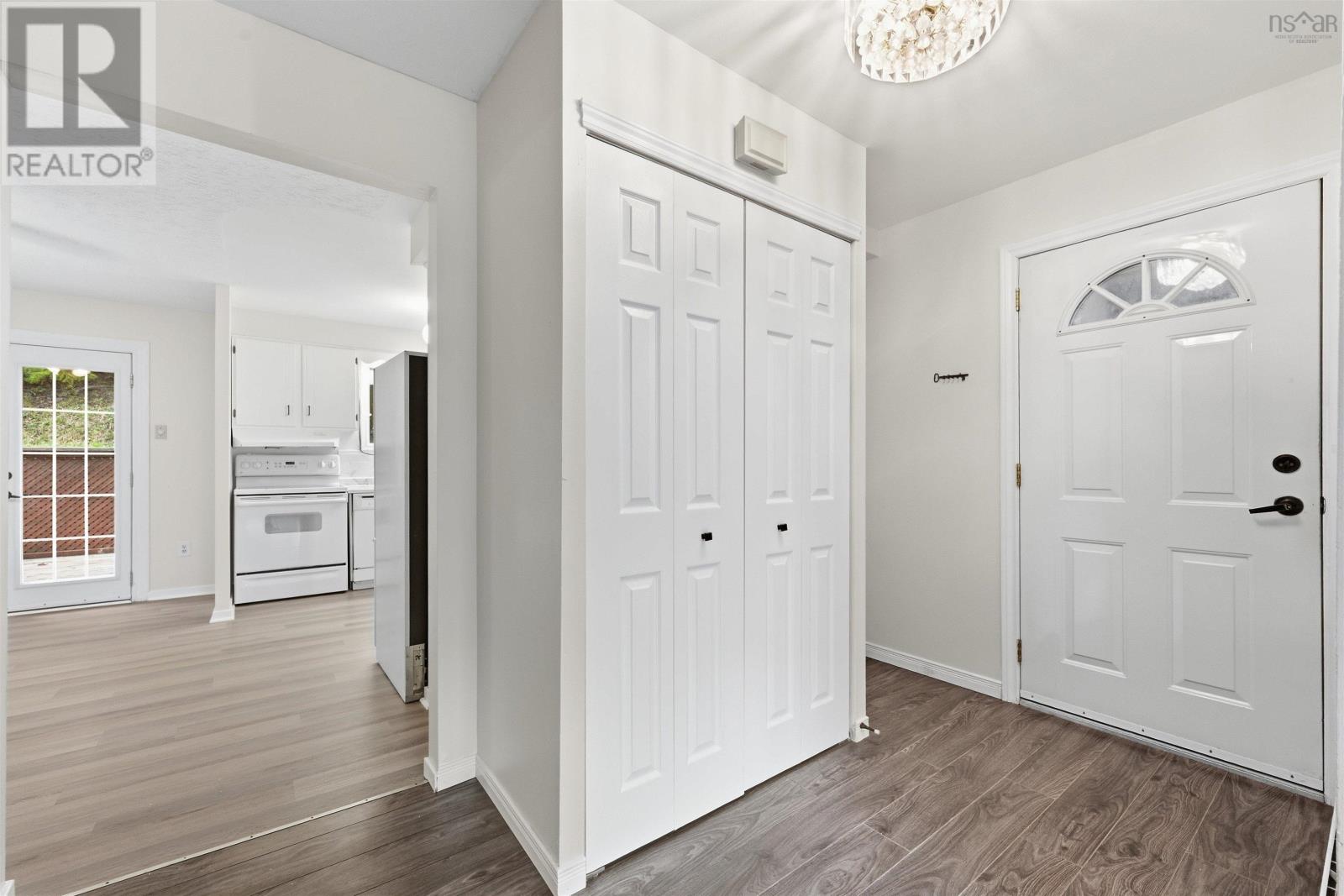 48 Regal Road - 11